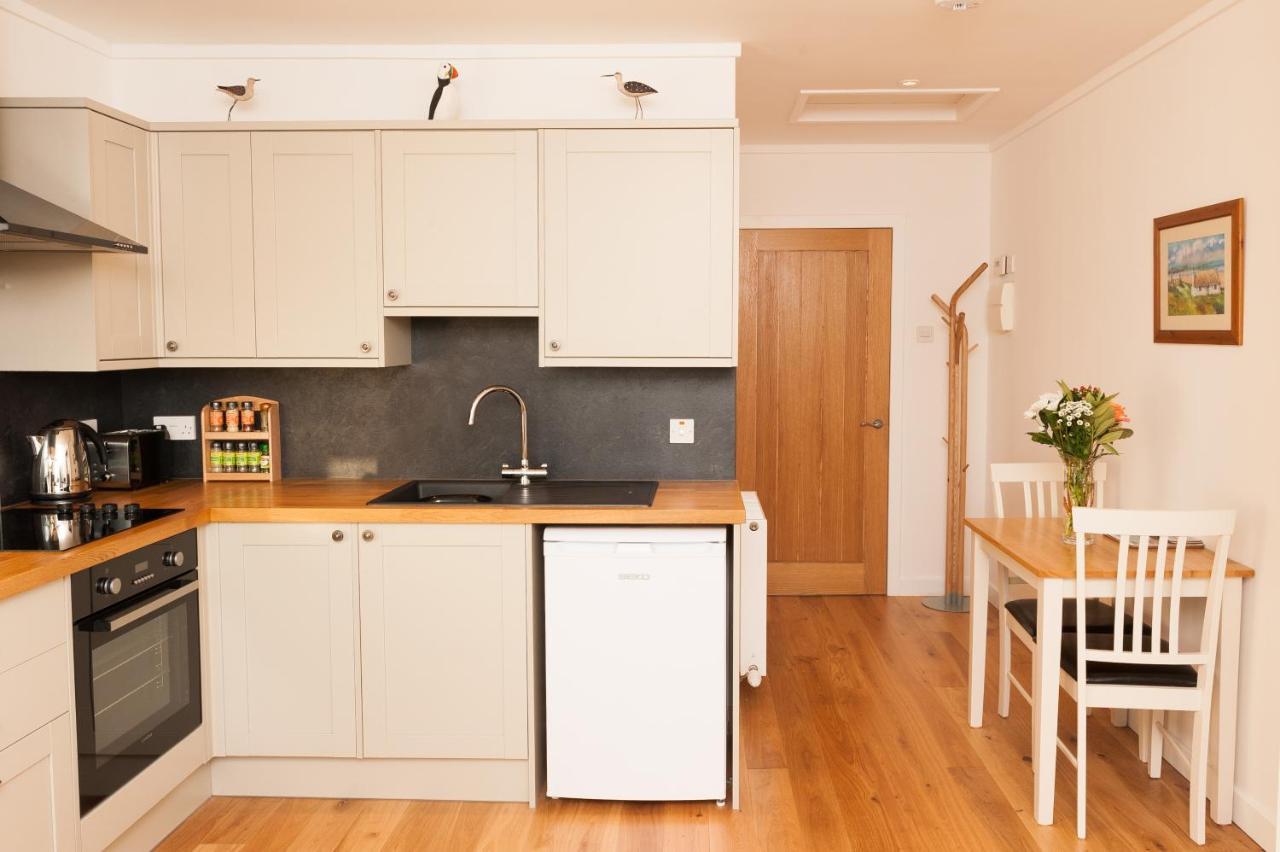 An Cala Beag Self Catering Apartment On The Waternish Peninsula Hallin Bagian luar foto