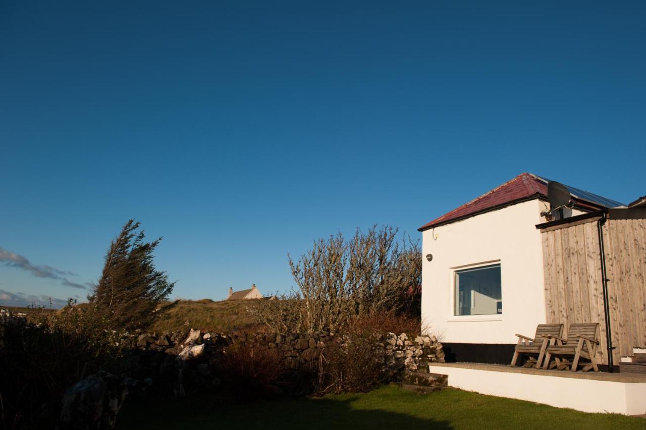 An Cala Beag Self Catering Apartment On The Waternish Peninsula Hallin Bagian luar foto