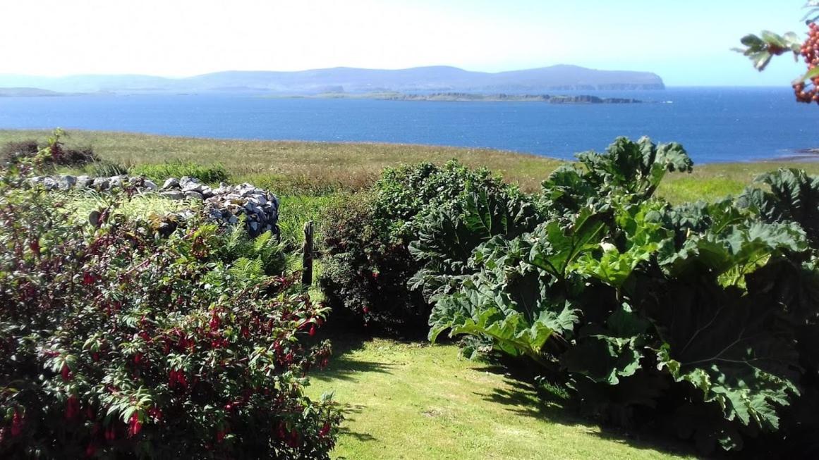 An Cala Beag Self Catering Apartment On The Waternish Peninsula Hallin Bagian luar foto